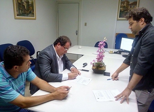 Sérgio da Gameleira tomou posse no gabinete do presidente da Câmara Eliezer Fiim